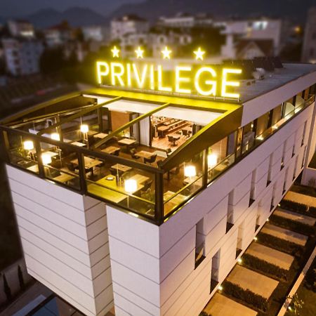 Privilege Hotel & Spa Тирана Экстерьер фото